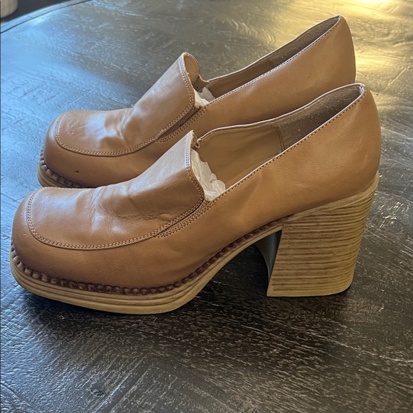 Y2K Bonnibel Tan Heeled Loafers with Chunky Platform - Picture 3 of 10